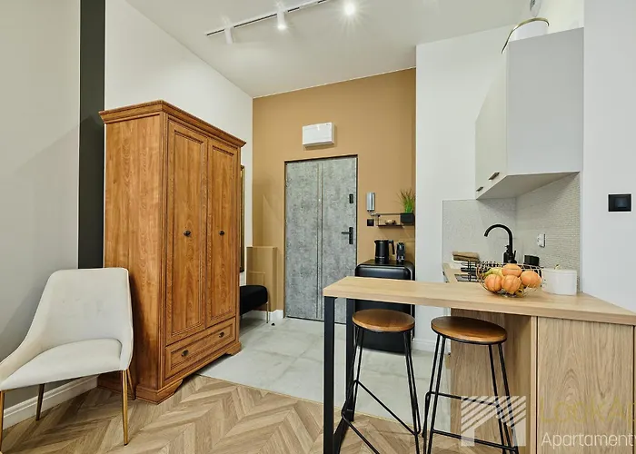 Kolorova By Lookap - Darmowy Parking W Centrum Lodzi! *